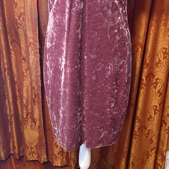 Guess mauve Velvet Ruched Dress - Picture 3 of 11